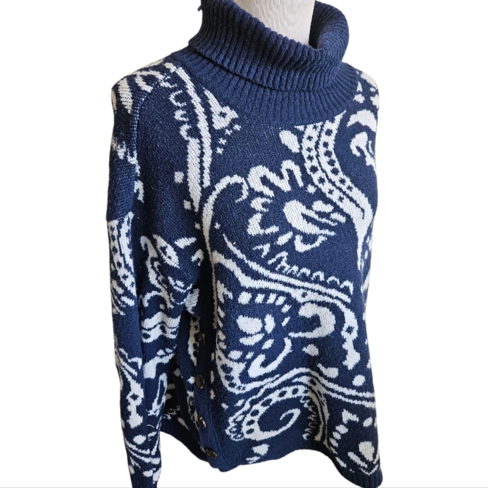 St. John Navy and White Turtleneck Sweater PXL